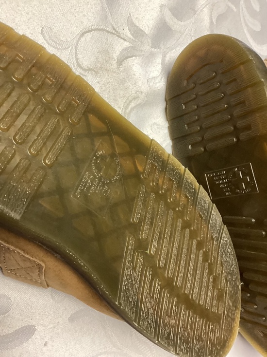 Dr. Martens Jorge II Men’s 7 ladies 8 Tan Tumbled Nubuck Slip‑On
